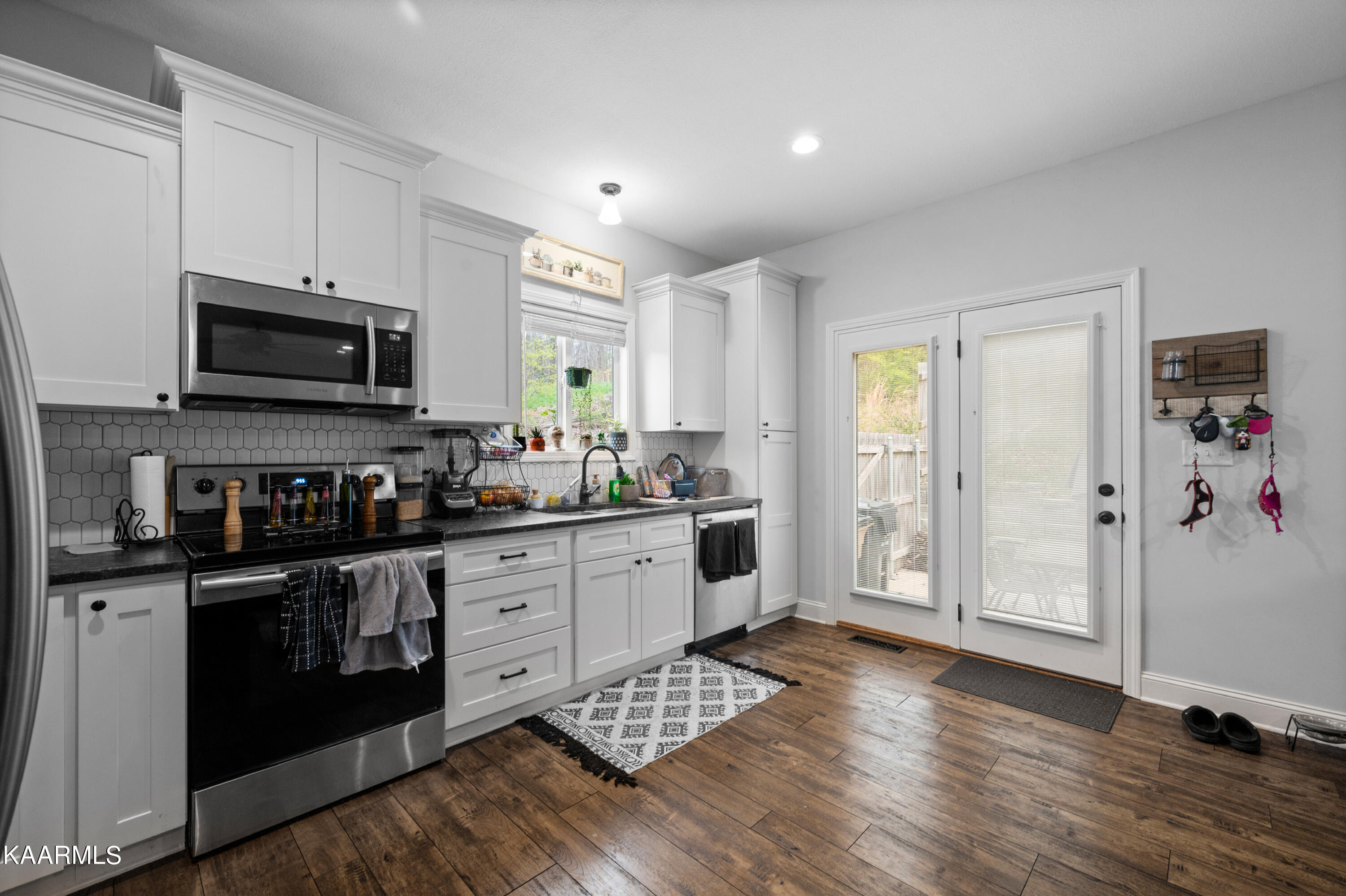 3604 Cherrylog Road Knoxville, TN 37921 - Photo 11 of 44 DSC_2296