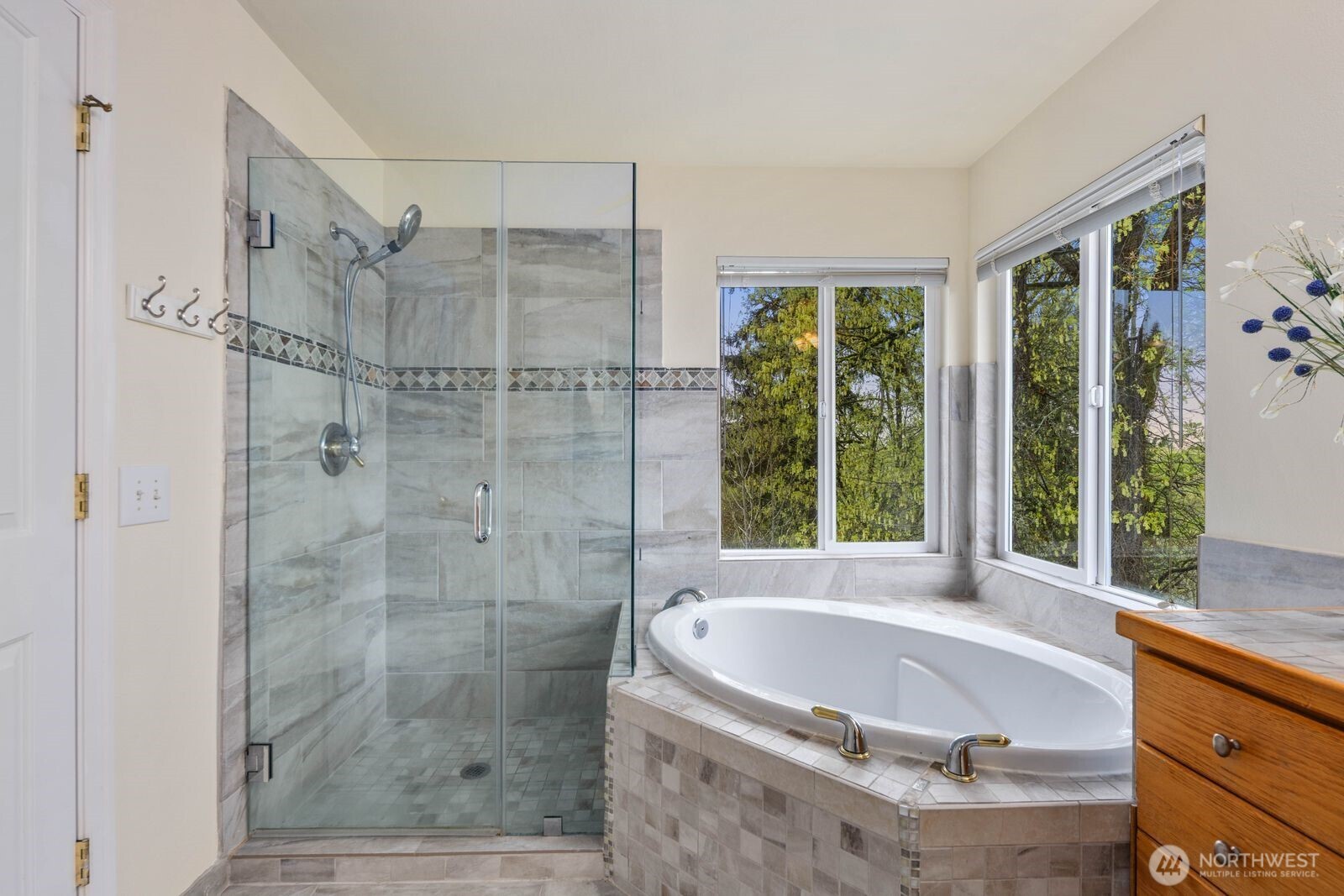 3429 Lincoln Avenue Northeast Renton, WA 98056 - Photo 26 of 40 a bath tub sitting in front of a bathroom