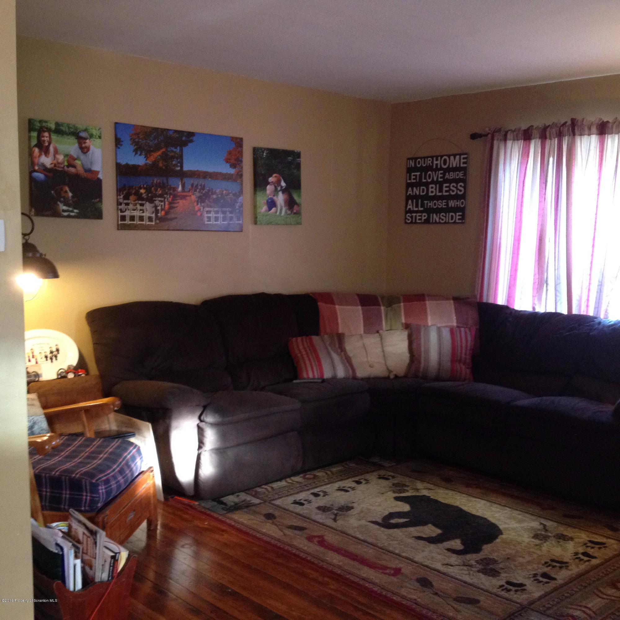 194 Old State Road Falls, PA 18615 - Photo 13 of 31 Living Room
