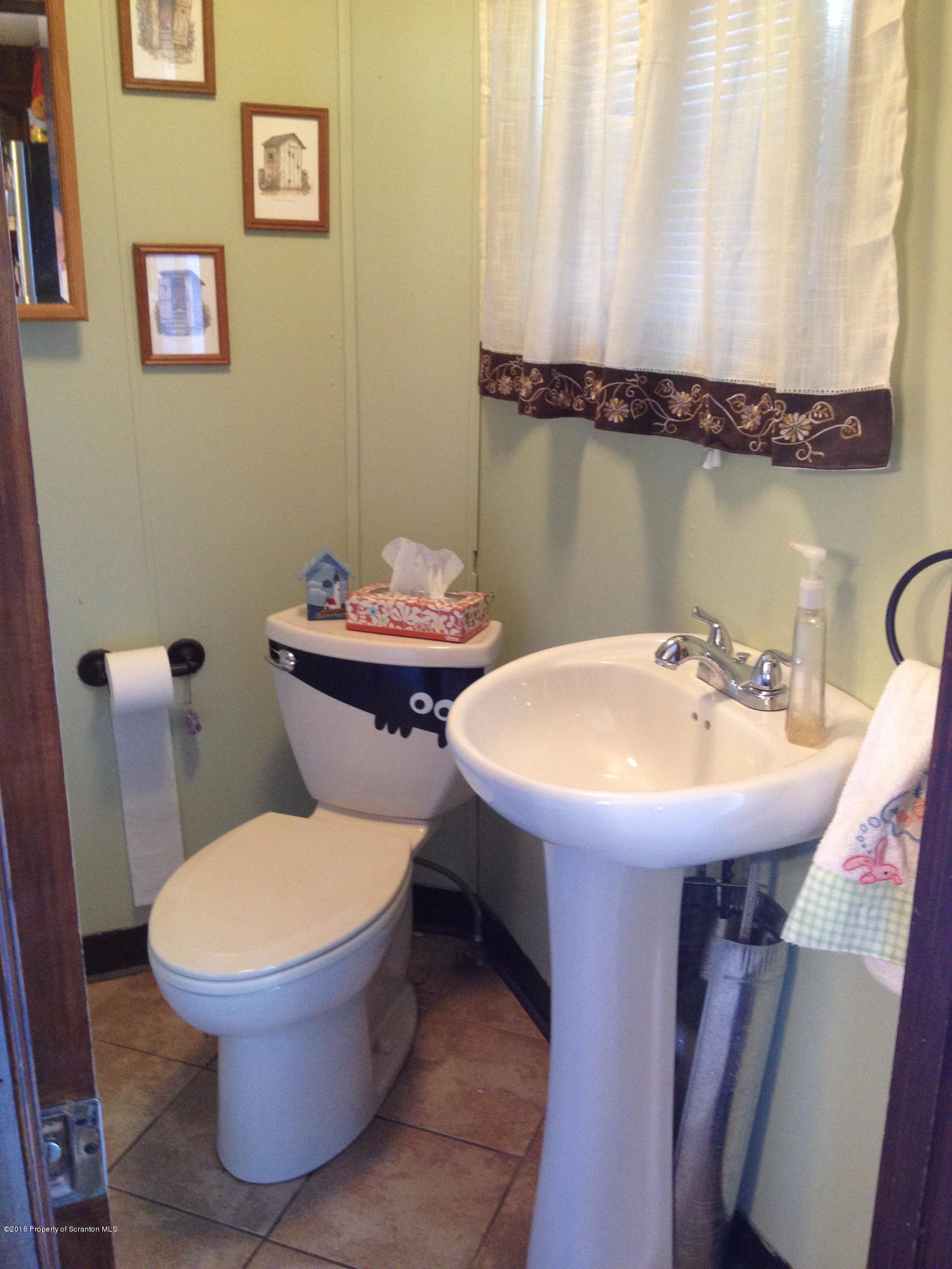 194 Old State Road Falls, PA 18615 - Photo 25 of 31 Half Bath