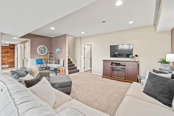 $535,000 | 19421 West 200th Terrace, Spring Hill, KS 66083
