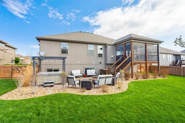 $535,000 | 19421 West 200th Terrace, Spring Hill, KS 66083