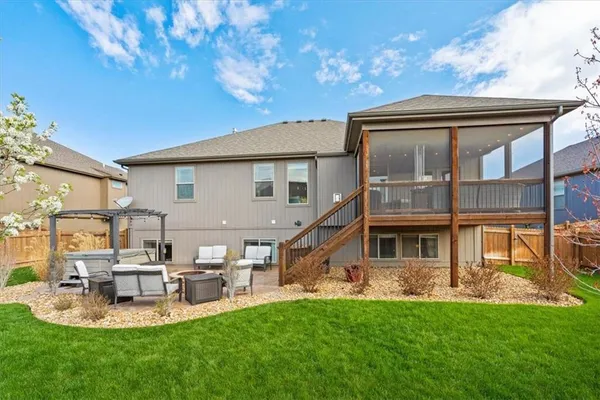 $535,000 | 19421 West 200th Terrace, Spring Hill, KS 66083