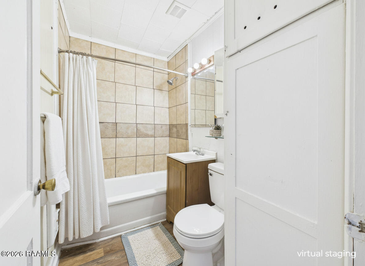 111 Tennessee Street Lafayette, LA 70501 - Photo 15 of 16 Bathroom (10)