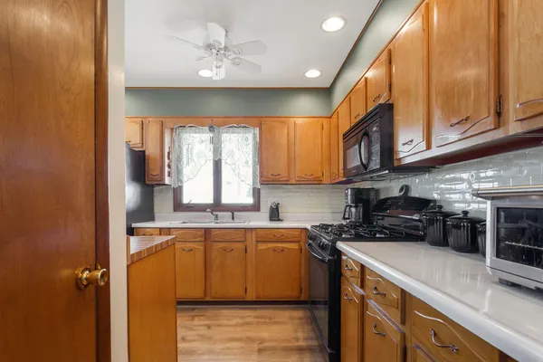 $262,900 | 907 Obrien Street, Harvard, IL 60033