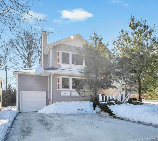 $995,000 | 18 Hillcrest Street, Huntington, NY 11743