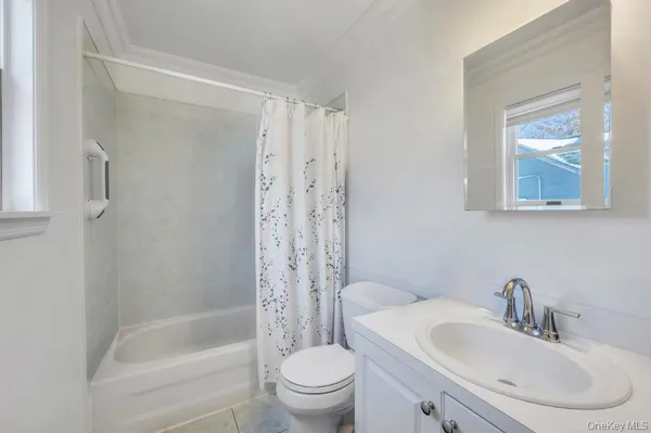$995,000 | 18 Hillcrest Street, Huntington, NY 11743