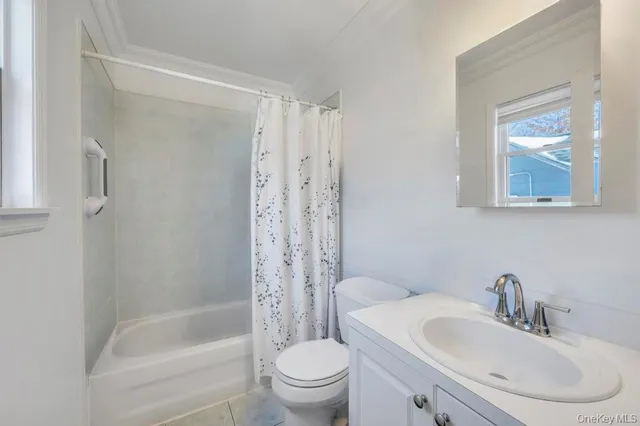 $995,000 | 18 Hillcrest Street, Huntington, NY 11743