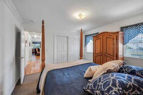 $995,000 | 18 Hillcrest Street, Huntington, NY 11743