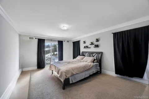 $995,000 | 18 Hillcrest Street, Huntington, NY 11743