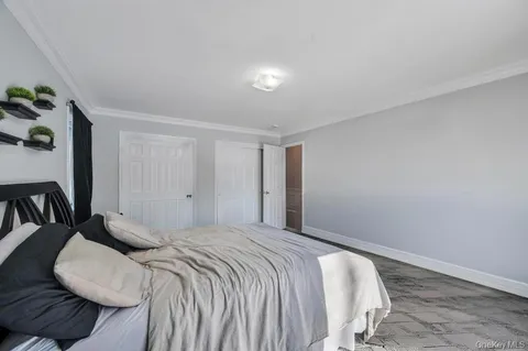 $995,000 | 18 Hillcrest Street, Huntington, NY 11743