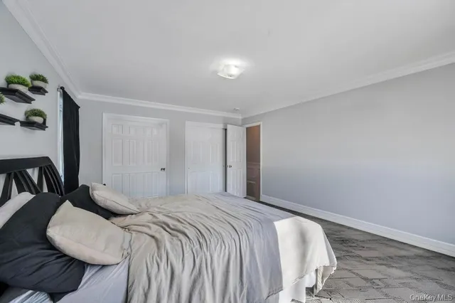 $995,000 | 18 Hillcrest Street, Huntington, NY 11743