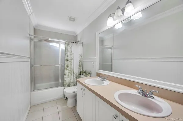 $995,000 | 18 Hillcrest Street, Huntington, NY 11743