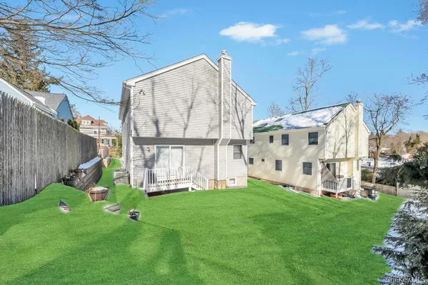 $995,000 | 18 Hillcrest Street, Huntington, NY 11743