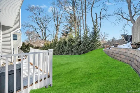 $995,000 | 18 Hillcrest Street, Huntington, NY 11743