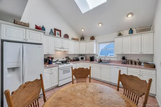 $995,000 | 18 Hillcrest Street, Huntington, NY 11743