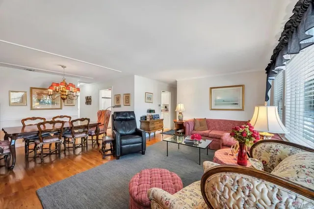 $995,000 | 18 Hillcrest Street, Huntington, NY 11743