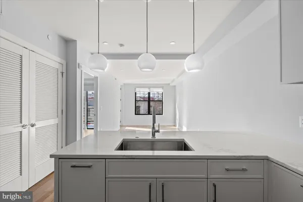 $3,950 | 811 North Columbus Street, Unit 302, Alexandria, VA 22314