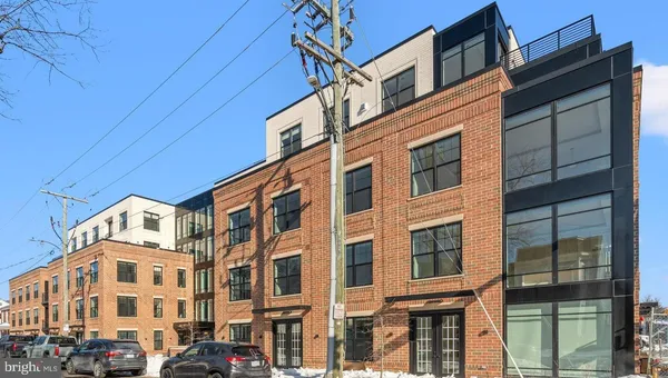 $3,950 | 811 North Columbus Street, Unit 302, Alexandria, VA 22314