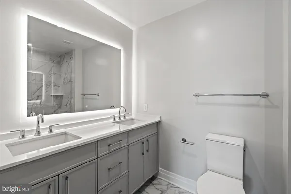 $3,950 | 811 North Columbus Street, Unit 302, Alexandria, VA 22314