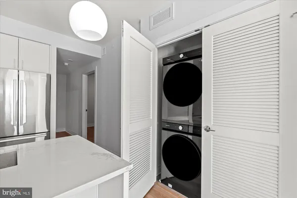 $3,950 | 811 North Columbus Street, Unit 302, Alexandria, VA 22314