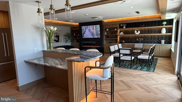 $3,950 | 811 North Columbus Street, Unit 302, Alexandria, VA 22314