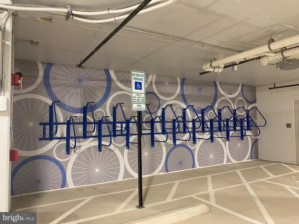 $3,950 | 811 North Columbus Street, Unit 302, Alexandria, VA 22314