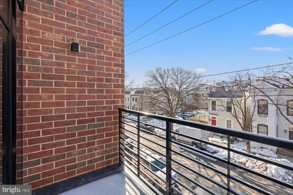 $3,950 | 811 North Columbus Street, Unit 302, Alexandria, VA 22314