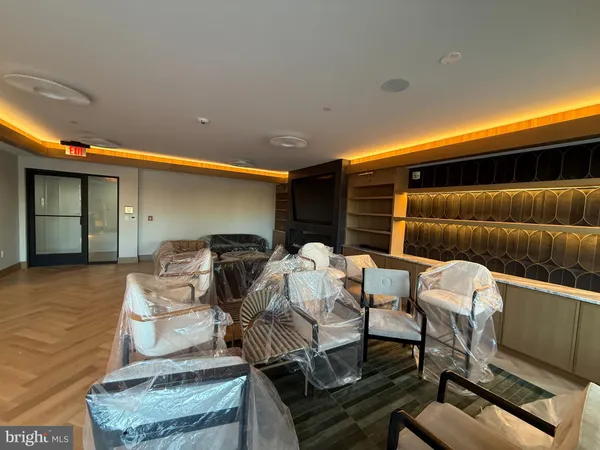 $3,950 | 811 North Columbus Street, Unit 302, Alexandria, VA 22314