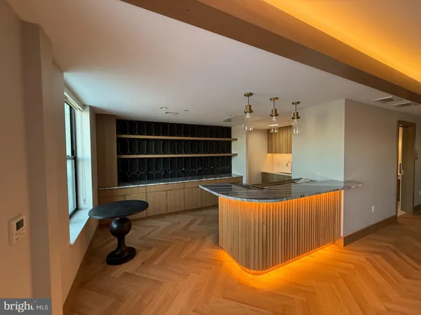 $3,950 | 811 North Columbus Street, Unit 302, Alexandria, VA 22314