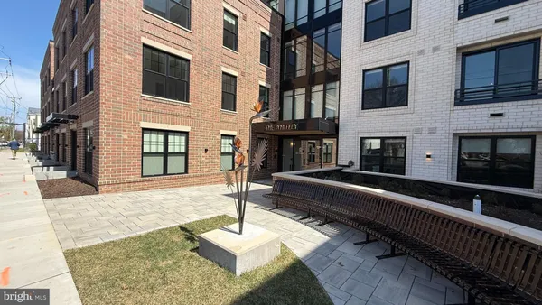 $4,200 | 811 North Columbus Street, Unit 302, Alexandria, VA 22314
