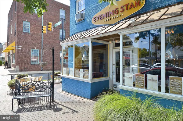 $3,950 | 811 North Columbus Street, Unit 302, Alexandria, VA 22314