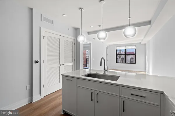 $4,200 | 811 North Columbus Street, Unit 302, Alexandria, VA 22314