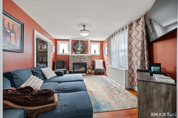 $379,900 | 32 Burr Avenue, Middletown, CT 06457