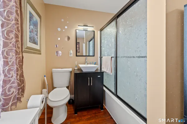 $379,900 | 32 Burr Avenue, Middletown, CT 06457