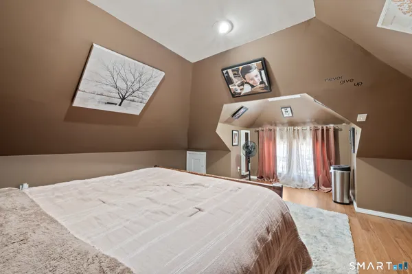 $379,900 | 32 Burr Avenue, Middletown, CT 06457