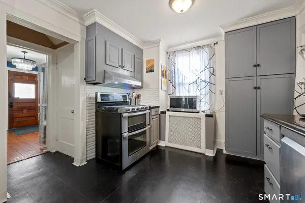 $379,900 | 32 Burr Avenue, Middletown, CT 06457