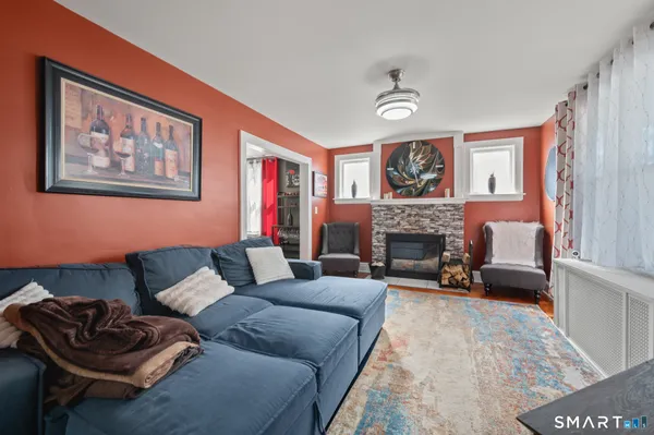 $379,900 | 32 Burr Avenue, Middletown, CT 06457