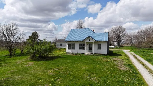 $179,900 | 7535 North 100th Street East, Lucerne, IN 46950