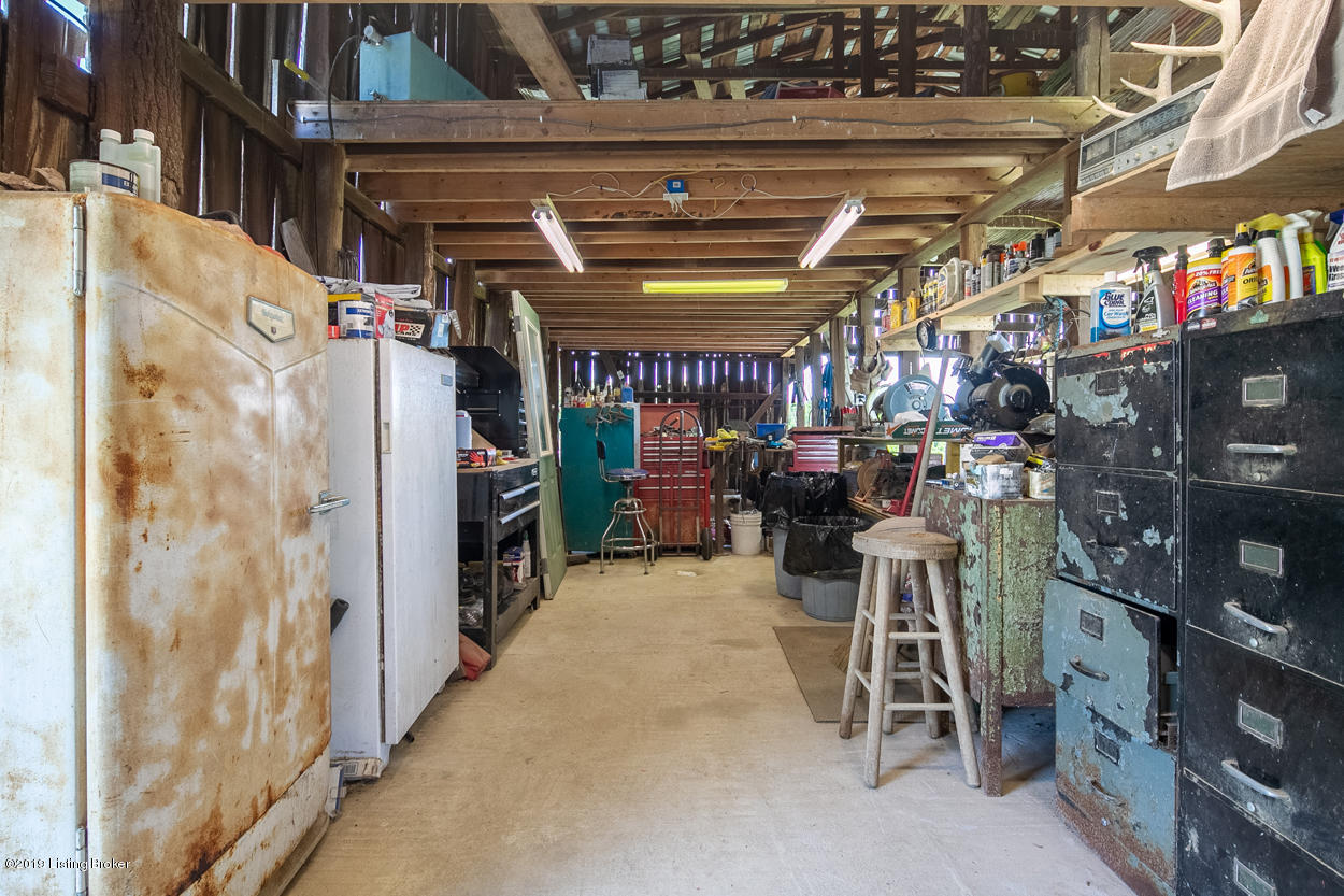 900 Houghlin Road Bloomfield, KY 40008 - Photo 5 of 12 5
