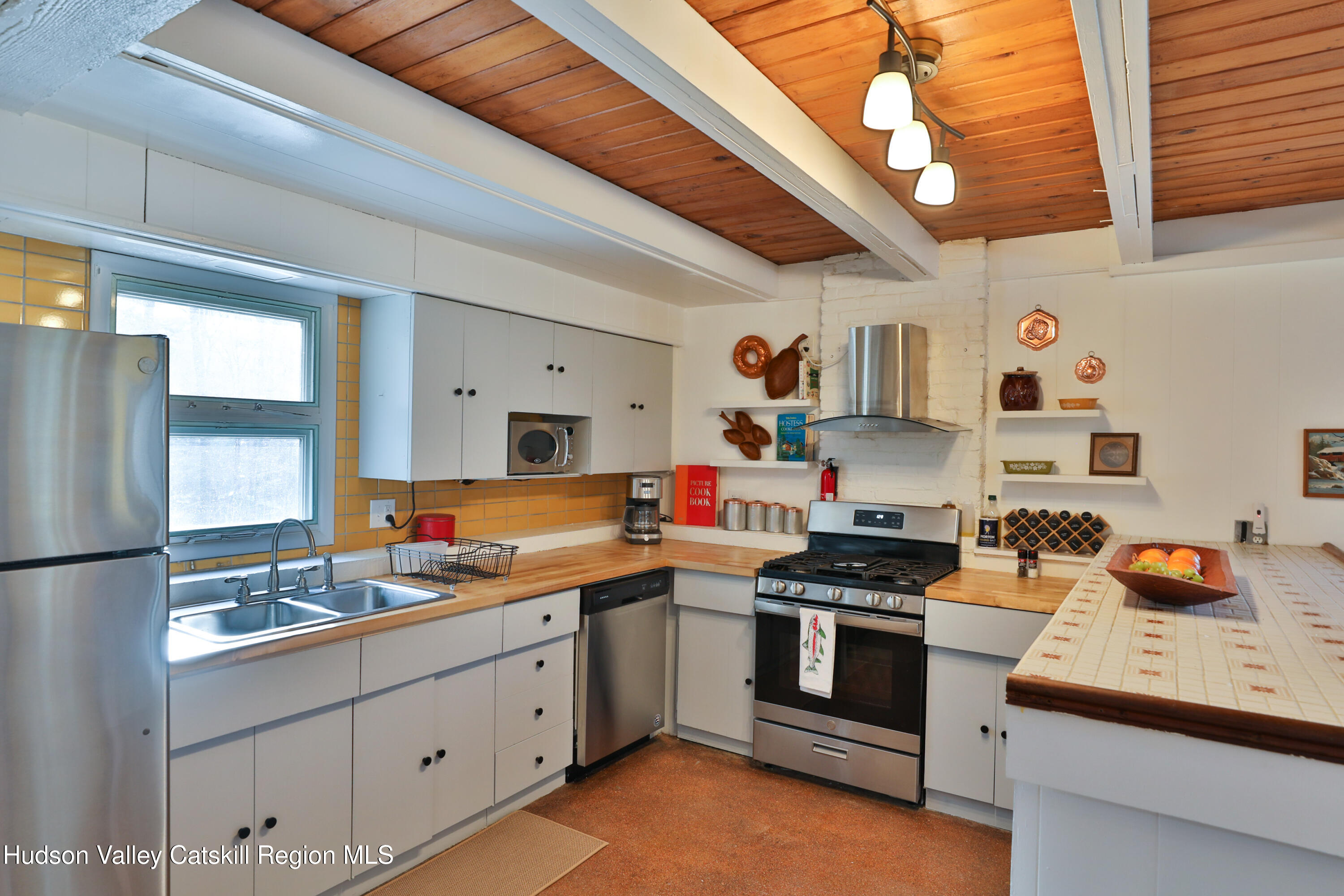 10 Norman Road Shandaken, NY 12480 - Photo 16 of 32 kitchen_B
