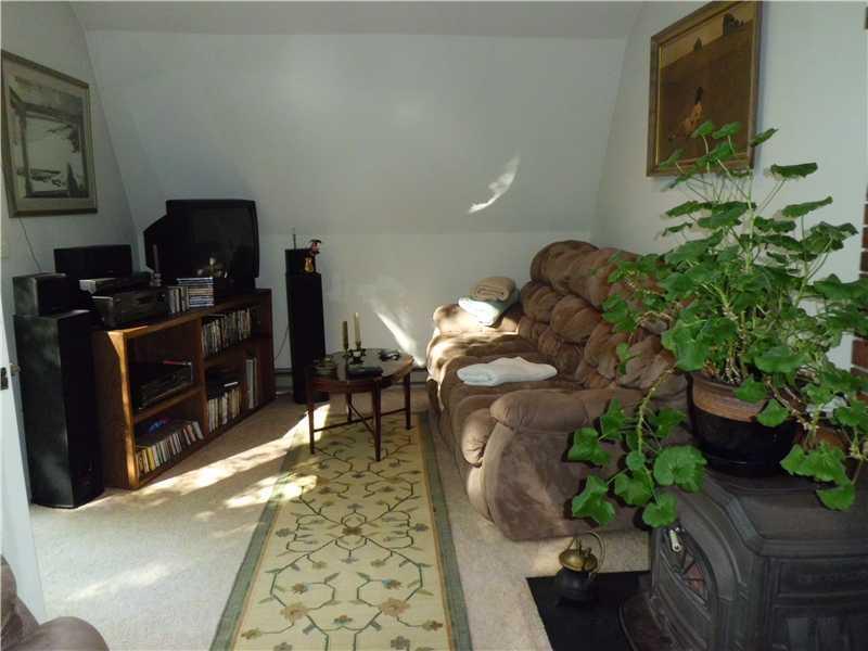 47 Frostfish Cove Road Harpswell, ME 04079 - Photo 26 of 35 Living Room. Garage apartment Living...