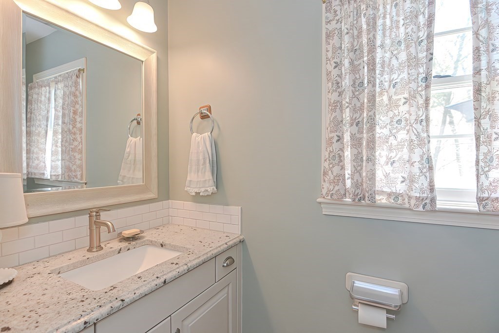 14 Stoney Brook Road Hopkinton, MA 01748 - Photo 12 of 33 Gallery Image 12