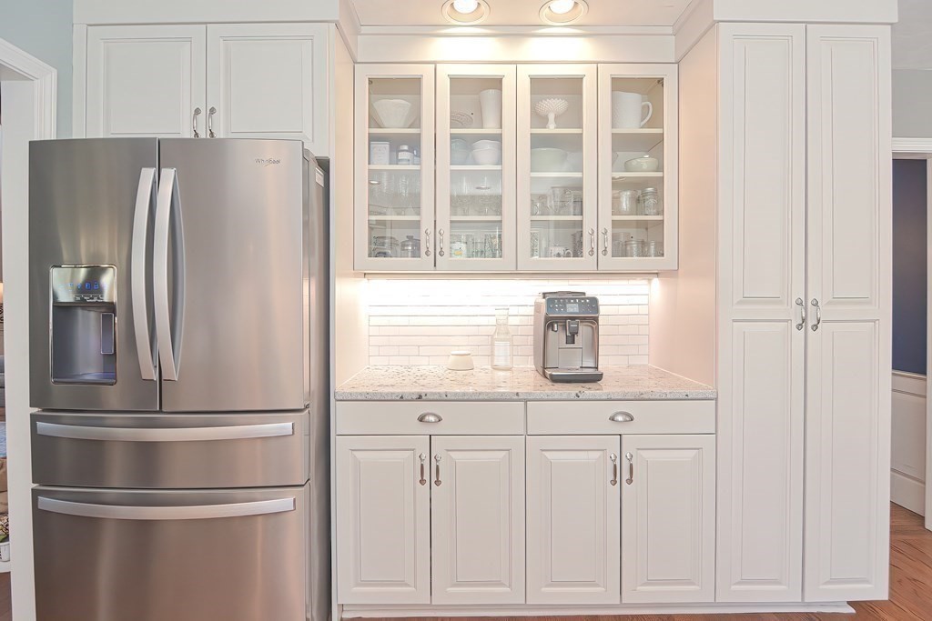 14 Stoney Brook Road Hopkinton, MA 01748 - Photo 6 of 33 Gallery Image 6