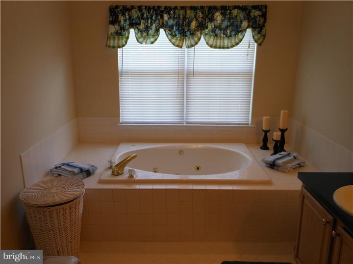 1637 Covington Road, Unit 19 Yardley, PA 19067 - Photo 12 of 23 Family Room