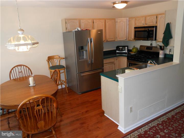 1637 Covington Road, Unit 19 Yardley, PA 19067 - Photo 6 of 23 Living Room