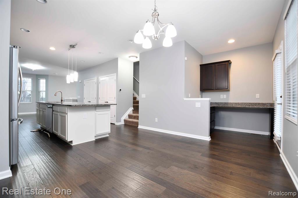 317 Glenhurst Boulevard Rochester, MI 48307 - Photo 11 of 28