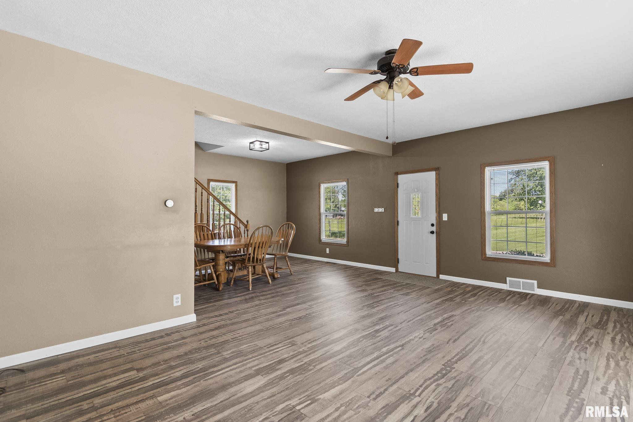 324 Edwards Street Nokomis, IL 62075 - Photo 8 of 47