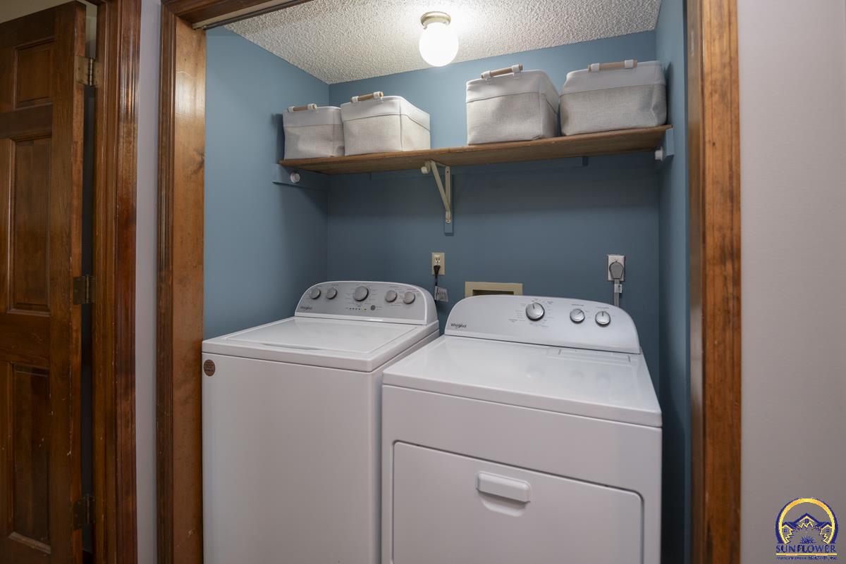 2831 Southwest Bingham Road Topeka, KS 66614 - Photo 17 of 36