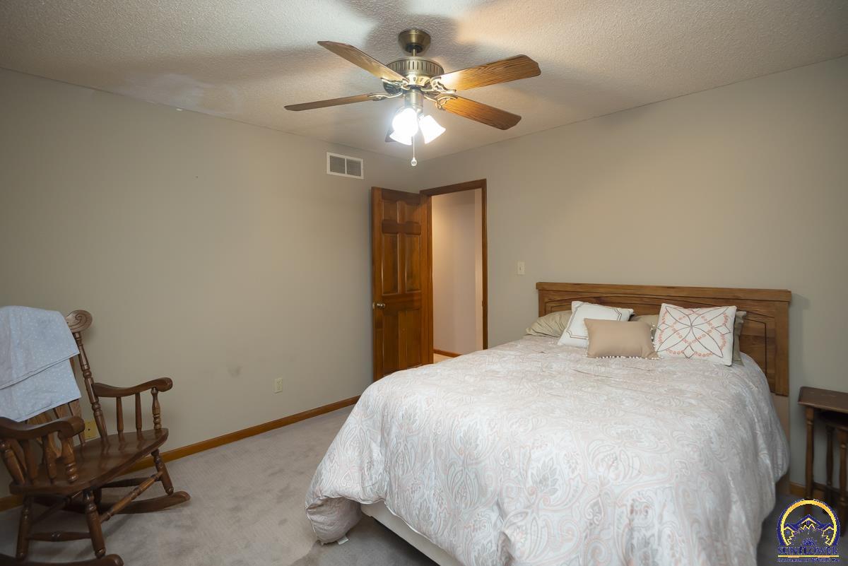 2831 Southwest Bingham Road Topeka, KS 66614 - Photo 21 of 36